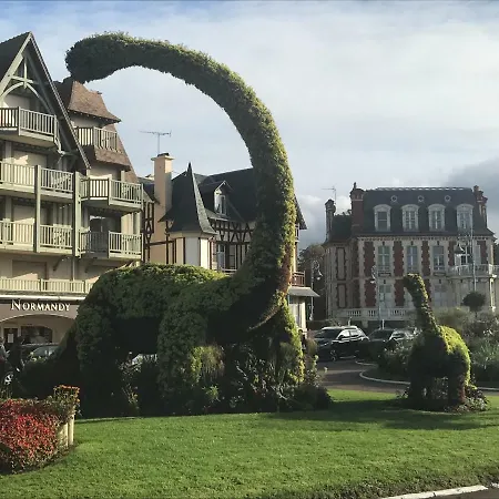 Avenue Des Gabions Super Deauville فيلي سور مير